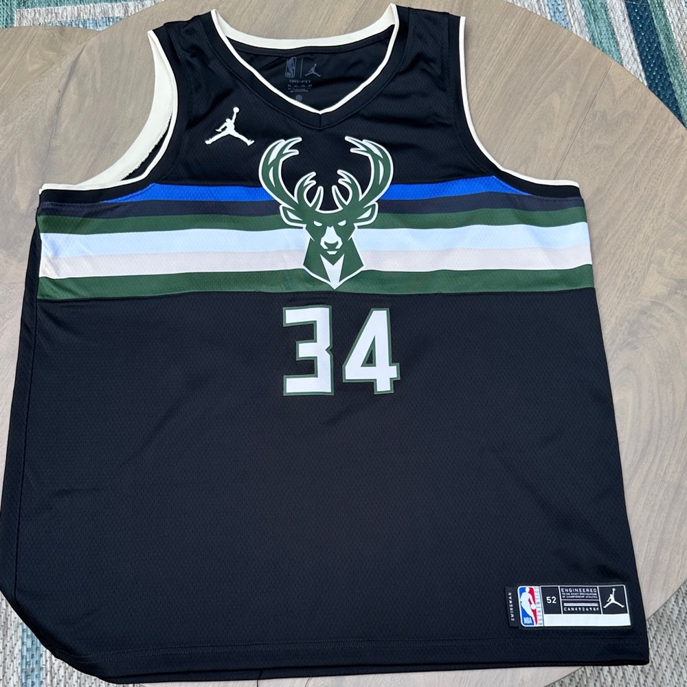 Jordan Milwaukee Bucks Giannis Jersey - size XL